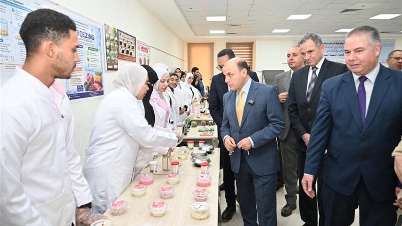 محافظ الغربية خلال