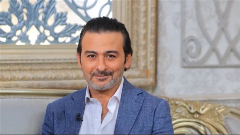 الفنان احمد عزمي