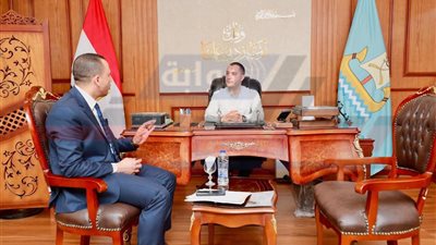 محافظ كفر الشيخ يناقش دعم المشروعات الصغيرة والمتوسطة وتمكين الشباب