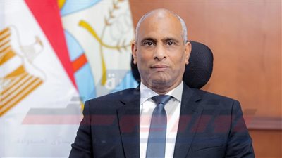 محافظ كفرالشيخ يهنئ فريق كلية الهندسة المتأهل كأفضل 15 فريقًا عالميًا