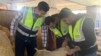 ضبط 120 ألف قطعة حلوى مجهولة المصدر وطن عسل غير صالح بالغربية 