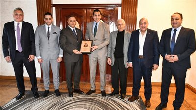 وزير الشباب والرياضة يعقد اجتماعًا مع مجلس إدارة اتحاد التايكوندو 