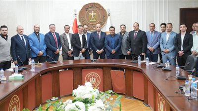 وزير العمل يلتقي محرري الصحف ويستعرض جهود الوزارة بالتدريب والتشغيل والحماية الاجتماعية