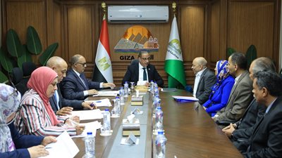 محافظ الجيزة يترأس لجنة القيادات لاختيار المتقدمين لشغل مناصب مديري عموم بالإسكان والزراعة 