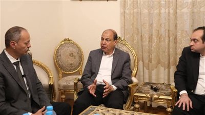 محافظ المنيا يطرح فرصًا استثمارية لإقامة مستشفيات ومراكز طبية بمغاغة ومطاي وديرمواس