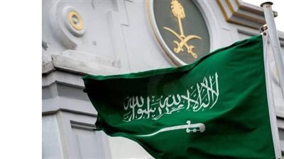 الخارجية السعودية تدين حادثة إطلاق النار الذي استهدف حفلاً حضره الرئيس الأمريكي