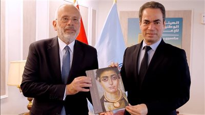 سفير اليونان يزور مسرح ماسبيرو ويشيد بالعلاقات بين القاهرة وأثينا
