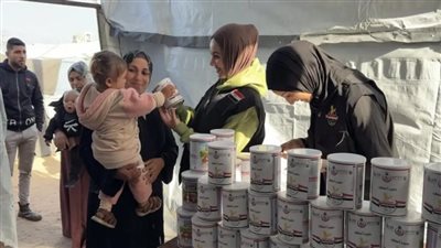اللجنة المصرية تبدأ توزيع أكثر من نصف مليون عبوة حليب في غزة وسط إشادة بالدور المصري