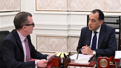 رئيس الوزراء يستعرض تطورات الاقتصاد العالمي ونتائج المشاركة في اجتماعات صندوق النقد والبنك الدوليين