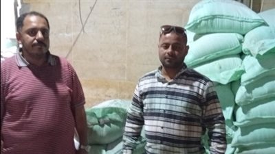 ضبط 25 جوال دقيق مدعما قبل تهريبها للسوق السوداء بمركز الفتح