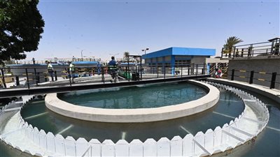 وزيرة الإسكان ومحافظ الأقصر يتفقدان محطة مياه الأقصر الغربية