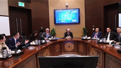 مصر تبحث تعزيز الاستثمارات الصينية بمشروعات لوجستية وصناعية كبرى متنوعة