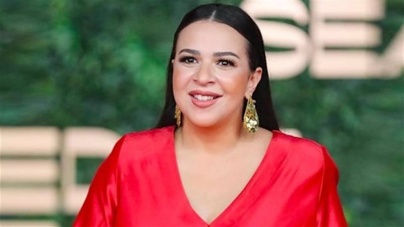 الفنانة إيمي سمير