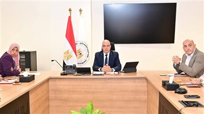 وزير الري يتابع التحول الرقمي بهيئة المساحة لتعزيز الخدمات وتسهيل الإجراءات للمواطنين