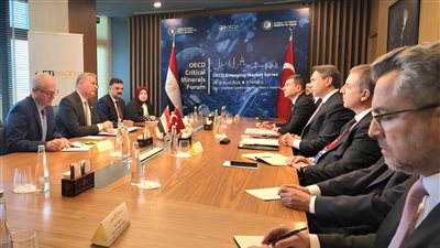 وزير البترول والثروة المعدنية يبحث مع نظيره التركي فرص التعاون في مجالات التعدين والطاقة