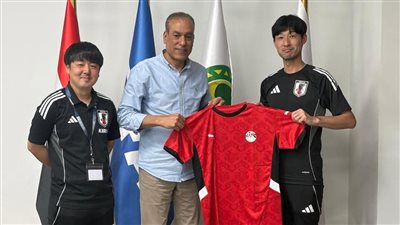 مصطفى عزام يستقبل بعثة منتخب اليابان للناشئين