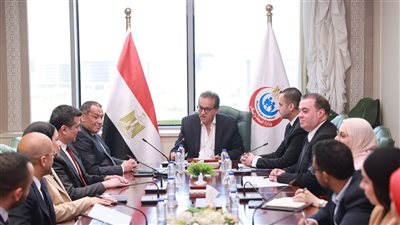 وزير الصحة يبحث التعاون الرقمي مع شركة اتصالات مصرية لتطوير المنظومة الصحية