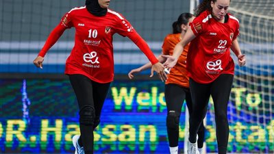 الأهلى يهزم الشمس 32 - 31 و يتوج بكأس مصر لسيدات كرة اليد