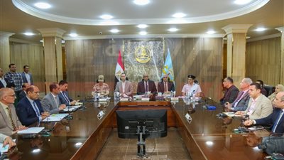 تنفيذي كفر الشيخ يناقش عددًا من القرارات والموضوعات الخدمية