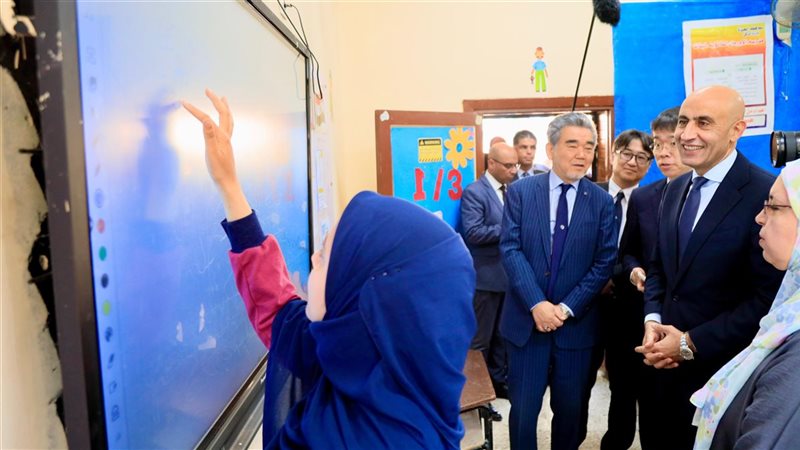 جانب من زيارة مدرسة