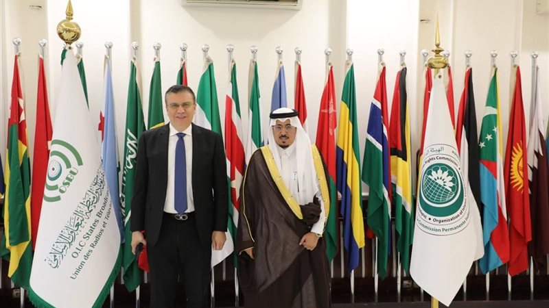 الإعلامي عمرو الليثي