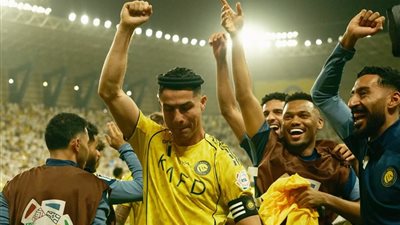 النصر يضرب الأهلى بثنائية ويقترب من حسم لقب الدوري السعودي