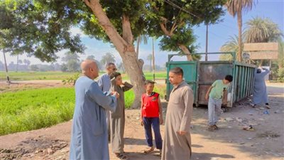 إطلاق مبادرة شارك معانا ونضف ويانا لرفع المخلفات وتجميل مداخل كوم الضبع بنقادة