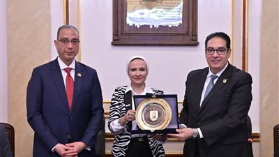جامعة القاهرة تبحث تعزيز التعاون مع الجيزة وتستعد للعام الدراسي الجديد