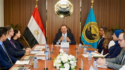 رئيس الرقابة الصحية يبحث دعم استدامة جودة الرعاية الصحية مع وفد فرنسي