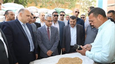 محافظ بني سويف يتفقد توريد القمح بمجمع مطاحن وصوامع مصر الوسطى