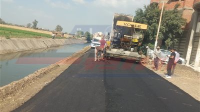 استمرار أعمال رصف الطرق بكفرالشيخ ضمن الخطة الاستثمارية