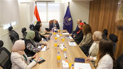 رئيس هيئة الدواء يبحث مع شركة عالمية تعزيز الاستثمار وتوطين صناعة الدواء في مصر