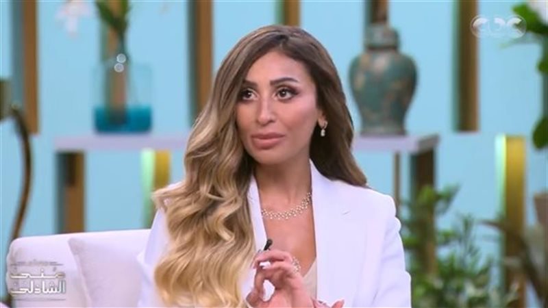 الفنانة دينا الشربيني