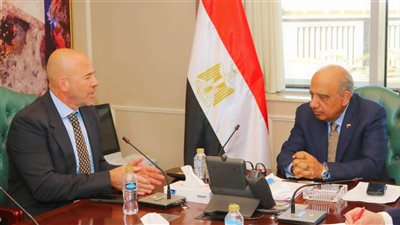 وزير الكهرباء يبحث آليات توفير الطاقة اللازمة لإقامة مشروع مركز عالمي للبيانات