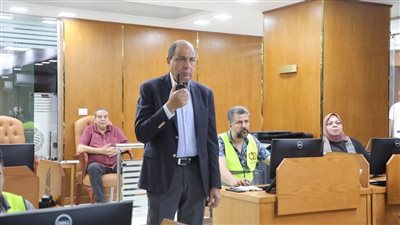 محافظ المنيا يتابع من داخل مركز السيطرة انطلاق الموجة 29 لإزالة التعديات