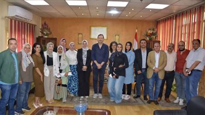 رئيس قطاع المسرح يعقد اجتماعًا موسعًا مع مسؤولي الإعلام بالمراكز والإدارات الإعلامية 