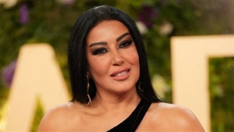 الفنانة سمية الخشاب