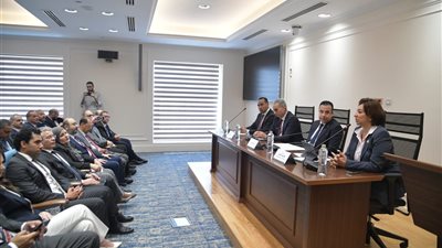 نواب يحذرون من تزايد عمليات النصب والابتزاز بسبب خطوط المحمول غير المسجلة