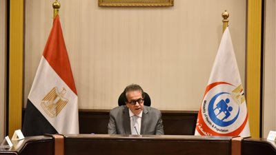 وزير الصحة يعقد اجتماعًا مع نخبة خبراء لبحث تطوير منظومة زراعة الأعضاء
