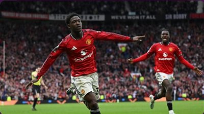 مانشستر يونايتد يتخطى ليفربول ويثبت أقدامه في المربع الذهبي للبريميرليج