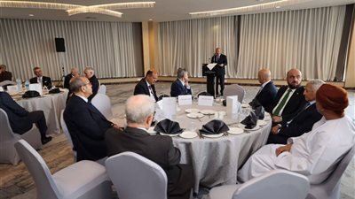 وزير النقل يلتقي رؤساء ووفود اتحادات غرف التجارة والصناعة والزراعة للبلاد العربية