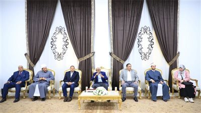 محافظ شمال سيناء يودع حجاج القرعة من أبناء المحافظة