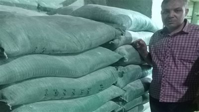 محافظ الجيزة: ضبط مخازن غير مرخصة وبطاقات تموينية وتهريب دقيق مدعم