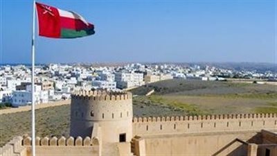 سلطنة عمان: استهداف مبنى سكني بولاية ‎بخاء.. وإصابة وافدين اثنين