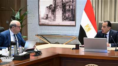 رئيس الوزراء ووزير الطيران يبحثان تطوير المطارات المصرية بالشراكة مع القطاع الخاص