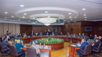 ترقية 7 أساتذة و17 أستاذًا مساعدًا بهيئة تدريس جامعة طنطا