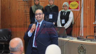 عرض مشروعات تخرج لطلاب برنامج اللغة الإنجليزي بجامعة كفرالشيخ