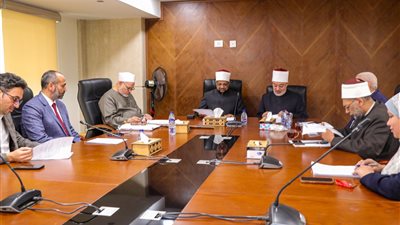 لجنة العقيدة والفلسفة بـ(البحوث الإسلامية) تناقش قضايا فكريَّة معاصرة