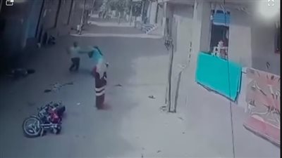 كشف ملابسات تداول فيديو بقيام شخصين بالتعدي على سيدتين بالضرب بالغربية