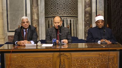 ملتقى الجامع الأزهر: إعمال العقل في الثابت شرعًا منهج خاطئ